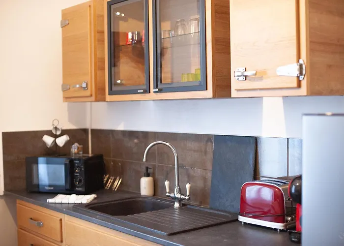 Les Tomettes Du Midi - Elegance & Authenticite *